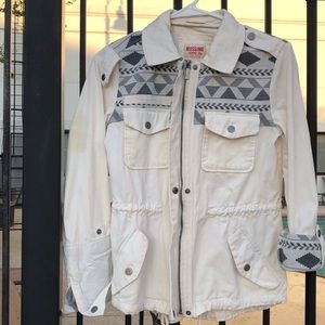 Stylish All Seasons zip/button up white jacket